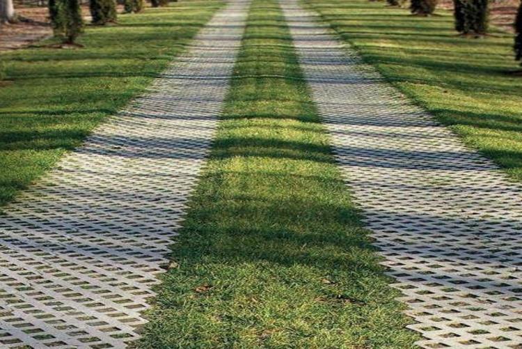 三种利用草坪砖建造绿色停车场的方法